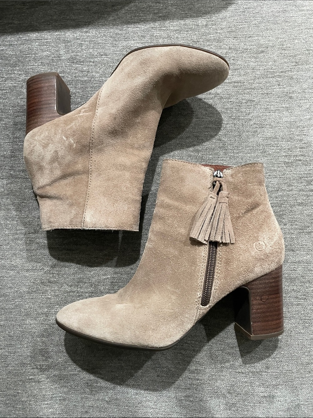 Born Bootie Tassel Taupe Suede Leather Boots Size 8.5 - Picture 10 of 14
